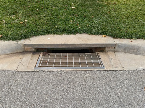 Drainage at kerb and gutter
